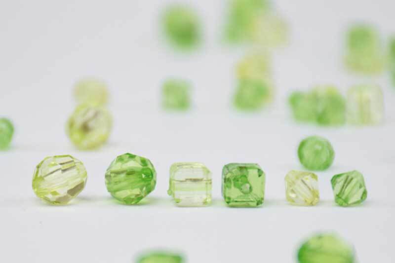M&#xE9;lange perles acryliques - env.400 pces, vert