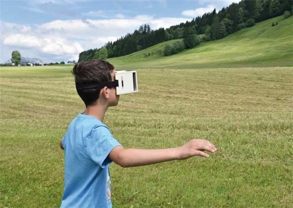 Virtual-Reality Brille